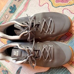 Nike Men's Gray Sneakers